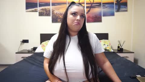 Snapshot of adellineee chatting on 01.30.25 Adellineee online show from 01.30.25