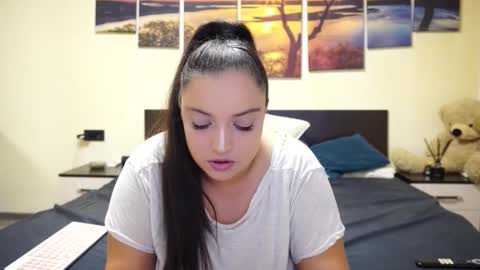 Snapshot of adellineee chatting on 11.03.25 Adellineee online show from 11.03.25