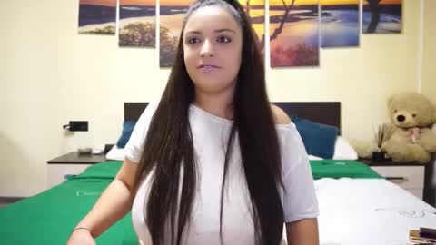 Snapshot of adellineee chatting on 11.25.25 Adellineee online show from 11.25.25