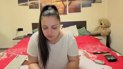 Adellineee online show from 04.28.26