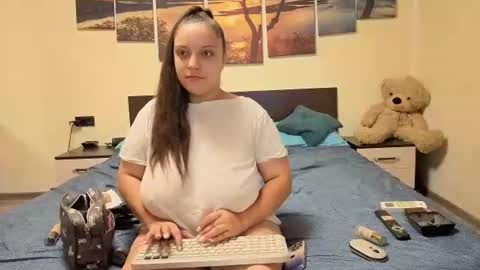 Adellineee online show from 06.22.26