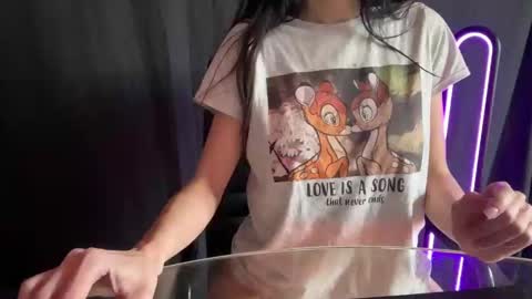 Snapshot of adessamoon chatting on 01.10.25 Adessa online show from 01.10.25