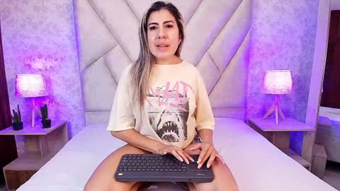 AdharaSmithh online show from 02.06.25