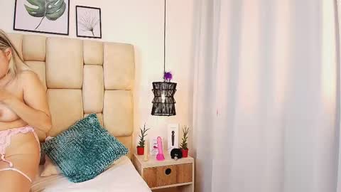 AdharaSmithh online show from 02.25.25