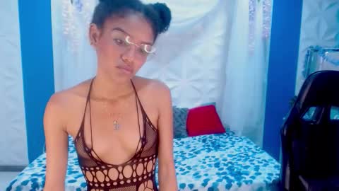 adisson_petite1 online show from 10.08.25