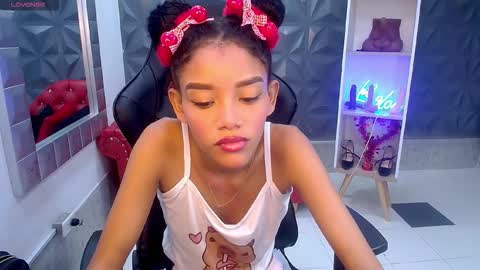 adisson_petite1 online show from 02.23.26