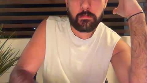 Snapshot of adolfofo chatting on 12.19.25 adolfofo online show from 12.19.25