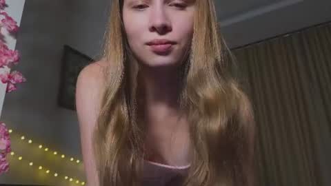 Snapshot of adorielle chatting on 07.28.26 Lia online show from 07.28.26