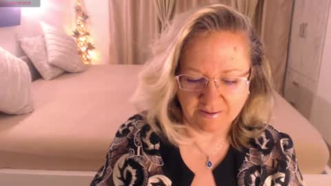 Snapshot of adrena_ chatting on 01.10.25 Cryna online show from 01.10.25