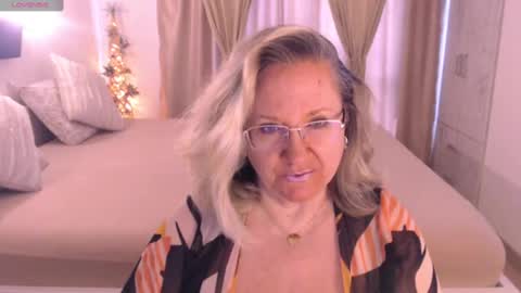 Snapshot of adrena_ chatting on 01.12.25 Cryna online show from 01.12.25