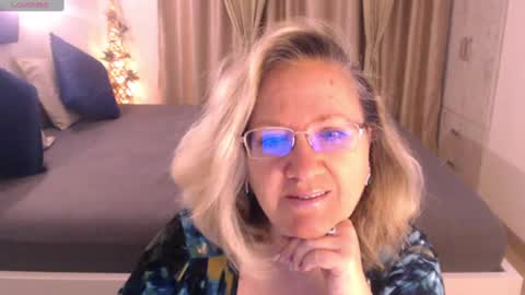 Snapshot of adrena_ chatting on 01.14.25 Cryna online show from 01.14.25