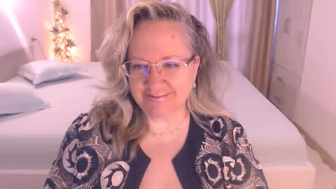 Snapshot of adrena_ chatting on 10.10.25 Cryna online show from 10.10.25