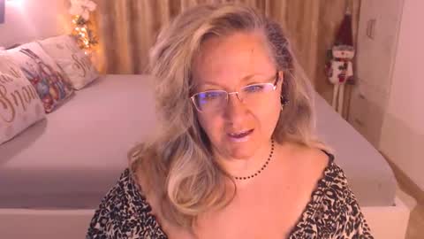 Cryna online show from 12.21.25