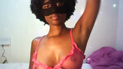 Snapshot of adrena_ross chatting on 01.07.25 Andrena online show from 01.07.25