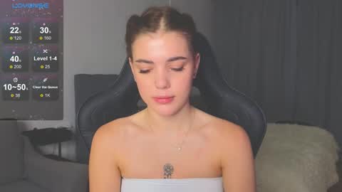 Adriana online show from 10.19.25