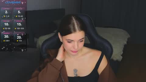 Adriana online show from 11.28.25