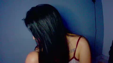 Snapshot of adri_gomez1 chatting on 10.10.25 online show from 10.10.25