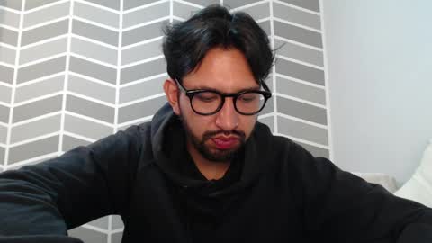 Adrian Falcon online show from 05.11.26