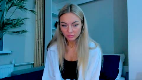 Snapshot of adriana_coy_ chatting on 02.01.25 Adriana online show from 02.01.25