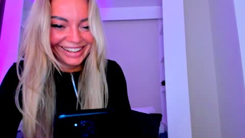 Snapshot of adriana_coy_ chatting on 02.01.25 Adriana online show from 02.01.25