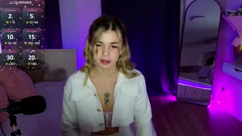 adrianawow1 online show from 02.21.25