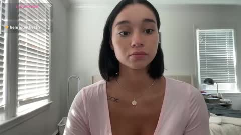 Snapshot of adriannarodriguez chatting on 10.06.25 Adrianna  online show from 10.06.25