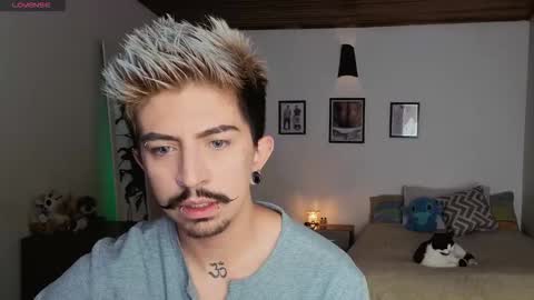 Snapshot of adriansafronov_ chatting on 11.12.25 online show from 11.12.25