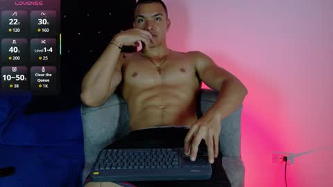 adriel_escalante online show from 04.03.26