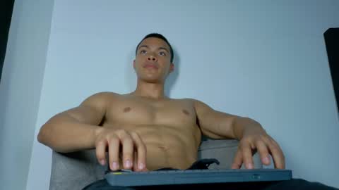 adriel_escalante online show from 05.12.26