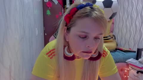 Snapshot of adriiana_fox_ chatting on 06.11.26 adriiana_fox_ online show from 06.11.26