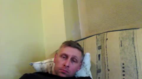 Snapshot of adventure85d4 chatting on 10.05.25 adventure85d4 online show from 10.05.25