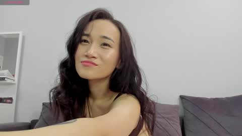 Snapshot of ae_nie chatting on 12.22.24 Aenie online show from 12.22.24