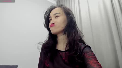 Snapshot of ae_nie chatting on 12.28.24 Aenie online show from 12.28.24