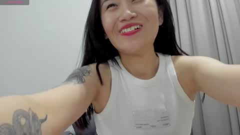 Snapshot of ae_nie chatting on 12.31.24 Aenie online show from 12.31.24