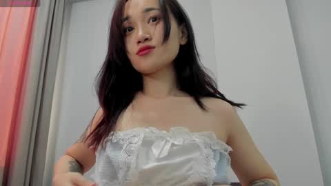 Snapshot of ae_nie chatting on 01.10.25 Aenie online show from 01.10.25