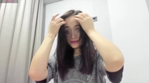 Snapshot of ae_nie chatting on 01.17.25 Aenie online show from 01.17.25