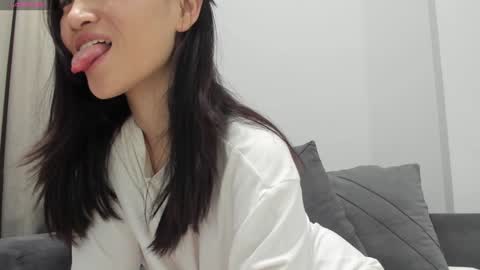 Snapshot of ae_nie chatting on 01.27.25 Aenie online show from 01.27.25