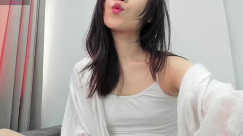 Snapshot of ae_nie chatting on 02.01.25 Aenie online show from 02.01.25