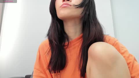 Snapshot of ae_nie chatting on 02.04.25 Aenie online show from 02.04.25