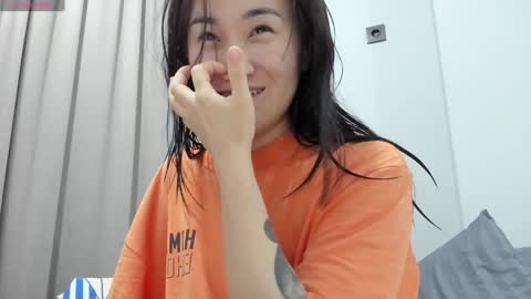 Snapshot of ae_nie chatting on 02.07.25 Aenie online show from 02.07.25