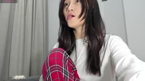 Snapshot of ae_nie chatting on 02.19.25 Aenie online show from 02.19.25