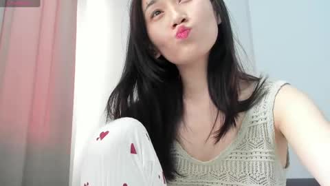 Snapshot of ae_nie chatting on 02.22.25 Aenie online show from 02.22.25