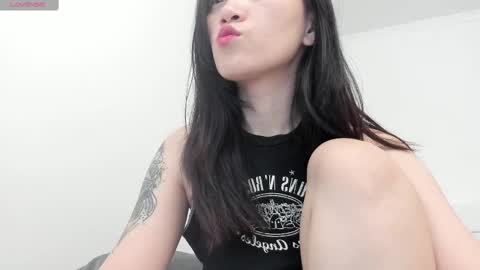 Snapshot of ae_nie chatting on 03.12.25 Aenie online show from 03.12.25