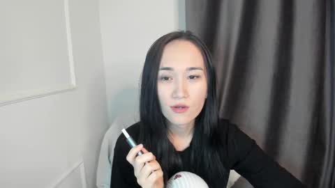 Snapshot of ae_nie chatting on 10.13.25 Aenie online show from 10.13.25