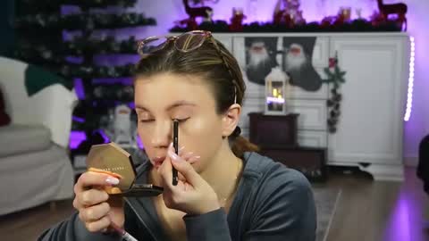 Aelia online show from 12.03.25