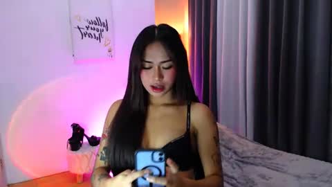 aeshamargaux online show from 11.04.25