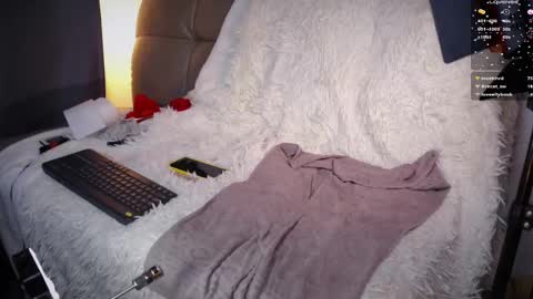 Snapshot of aestetic_boyy chatting on 11.18.25 Fred and Dilan online show from 11.18.25