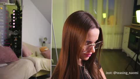 Snapshot of aesthetics__tease chatting on 01.03.25 aesthetics__tease online show from 01.03.25