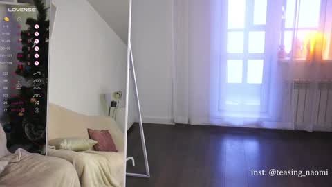 Snapshot of aesthetics__tease chatting on 01.03.25 aesthetics__tease online show from 01.03.25