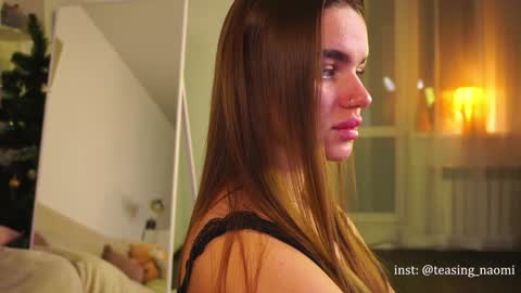 Snapshot of aesthetics__tease chatting on 01.05.25 aesthetics__tease online show from 01.05.25